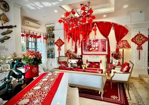 Supermodel Thúy Hạnh’s Grand Villa: A Masterclass in Tet Home Decoration - image 8