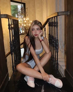 Gym Influencer and Luxury Socialite Stunning Bikini Photoshoot Gallery - image 8