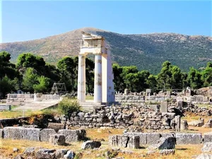 Delphi: Decoding the Ancient Greek Center of the World - image 0