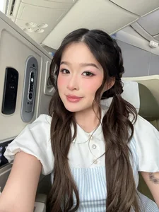 Vietnamese Influencer Chao Sparks Social Media Buzz with Heartwarming 'Daughter' Reveal - image 9