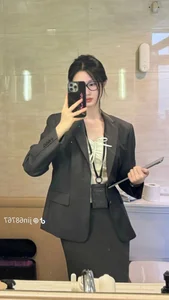 Elegant Office Wear Gallery: Chic and Professional Women's Fashion - image 9