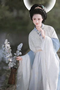 YiTuYu Art Language Vol.9450 Xue Ying: 38 Stunning Fine Art Portraits - image 36