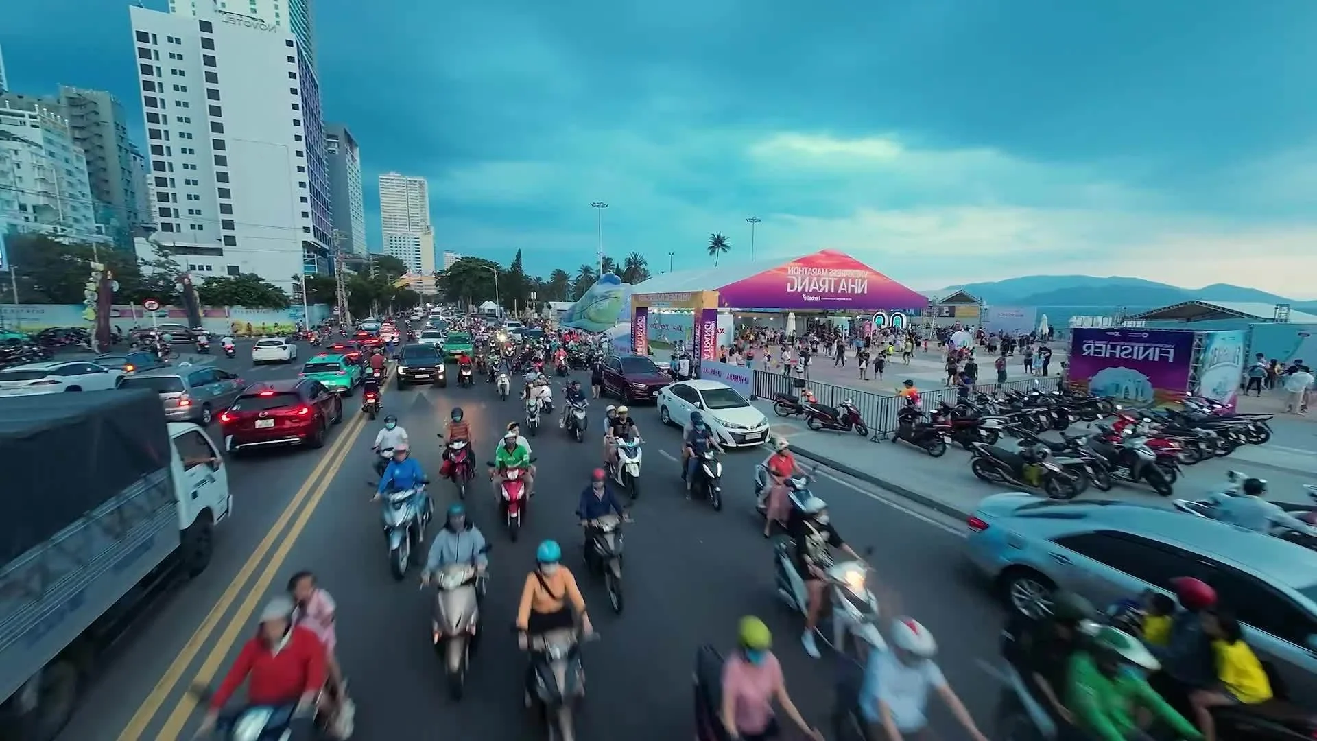 Beautiful Female Runners Shining at VnExpress Marathon Nha Trang