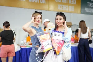 Beautiful Female Runners Shining at VnExpress Marathon Nha Trang - image 2
