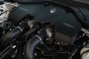 Maserati GranTurismo Debuts in Vietnam: Luxury Sports Car Priced from 9.86 Billion VND - image 9