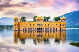 Jal Mahal: The Mysterious Half-Submerged Water Palace of Jaipur, India - image 0