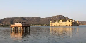 Jal Mahal: The Mysterious Half-Submerged Water Palace of Jaipur, India - image 4