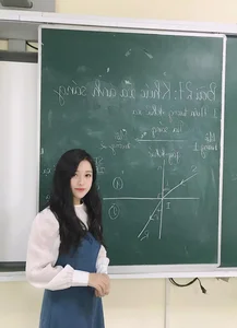 From Classroom to Viral Sensation: The Secrets Behind Vietnam’s Most Famous Physics Teacher - image 13