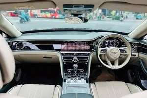 Rare Bentley Flying Spur V8 in Unique Color Hits the Market in Ho Chi Minh City - image 7