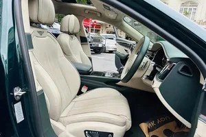 Rare Bentley Flying Spur V8 in Unique Color Hits the Market in Ho Chi Minh City - image 2
