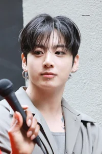 K-Pop Dating Rumors: The Idol Couples Fans Hope Dispatch Will Reveal in 2026 - image 4