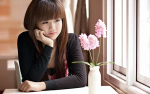 Stunning Full HD Wallpapers: Download 15 Beautiful Girl Desktop Backgrounds - image 8