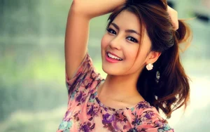 Stunning Full HD Wallpapers: Download 15 Beautiful Girl Desktop Backgrounds - image 11