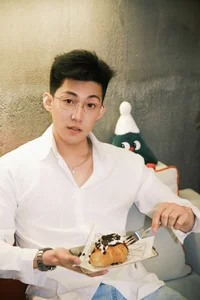 Aesthetic Cafe Afternoon Portrait Series with Model Long Xiao - image 8