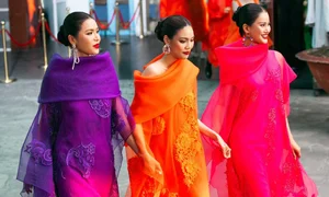 Fashion Extravaganza: Models Catwalk at Historic Saigon Railway Station - image 11