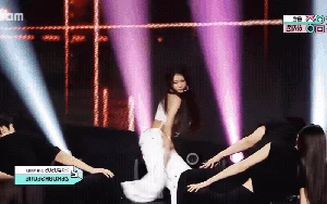 The Age-Defying Queen of Showbiz: Performing Like a 20-Year-Old - image 1