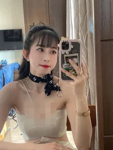 Taekwondo Star Chau Tuyet Van Shows Off Stunning Bikini Body - image 6