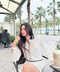 How Doan Van Hau's Wife Elegantly Navigates the Chu Thanh Huyen Controversy - image 1