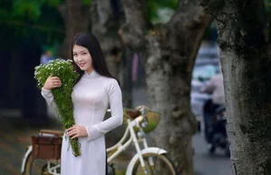 Gentle and Elegant Women Portraits - Soft Aesthetic Wallpaper Gallery - image 3