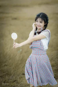 Gentle and Elegant Women Portraits - Soft Aesthetic Wallpaper Gallery - image 6