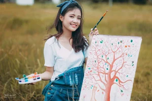 Gentle and Elegant Women Portraits - Soft Aesthetic Wallpaper Gallery - image 0