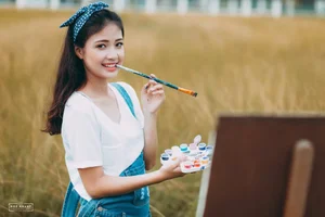 Gentle and Elegant Women Portraits - Soft Aesthetic Wallpaper Gallery - image 4