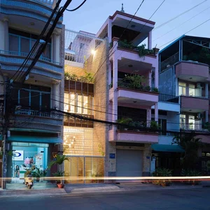 The Thread House: A Captivating Fusion of Art and Architecture - image 3
