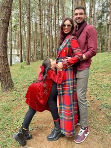 Ha Anh Announces Second Pregnancy and Diva Hong Nhung Style - image 6