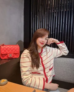 Ha Anh Announces Second Pregnancy and Diva Hong Nhung Style - image 2