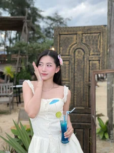 Saigon Muse Captivates Fans with Stunning Beachside Photoshoot - image 3