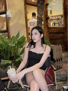 Saigon Muse Captivates Fans with Stunning Beachside Photoshoot - image 2