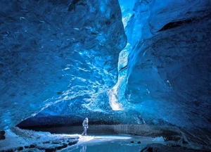The Surreal Experience of Visiting America's Most Famous Ice Caves - image 3