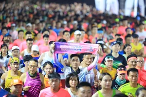 VnExpress Marathon Hanoi: 11,000 Runners Bring Vibrant Energy to the Capital Streets - image 5