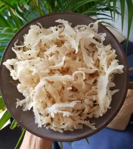 Rare Wild Vegetable Grown on Rocks Sold for 800,000 VND per Kilogram - image 4