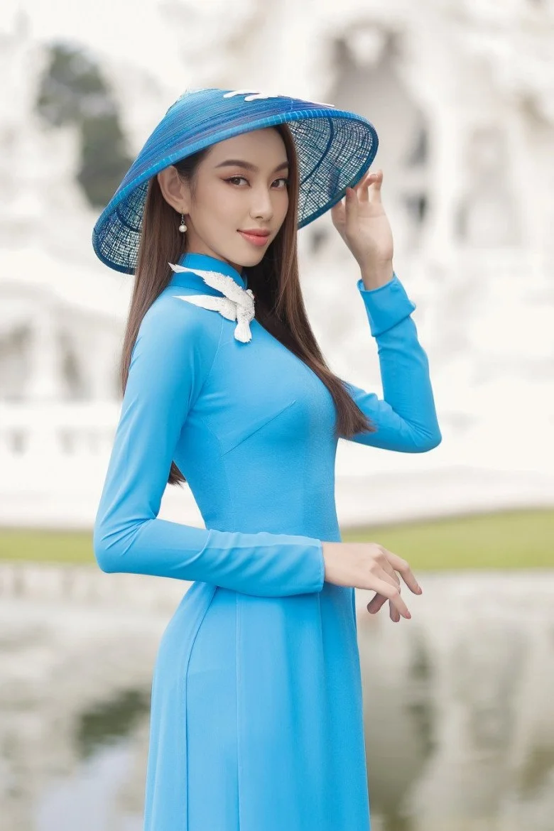 Mai Davika Embraces Vietnamese Culture with Conical Hat