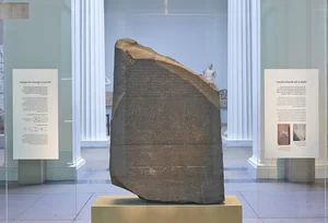 Ancient Stone Slab With Mysterious Language Leaves Archeologists Completely Baffled - image 8