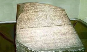 Ancient Stone Slab With Mysterious Language Leaves Archeologists Completely Baffled - image 2