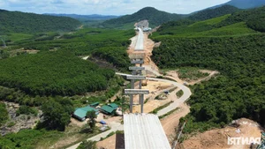 Engineering Marvels: The Spectacular Bridges of the Vung Ang - Bung Expressway - image 7