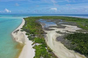 The Wonder of the World's Second Largest Coral Atoll: A Natural Paradise - image 0