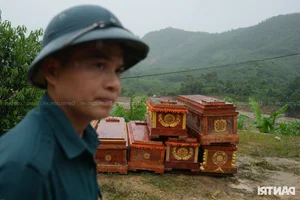 Lao Cai Flash Flood Tragedy: Mourning and Mountain Burials for Victims - image 6
