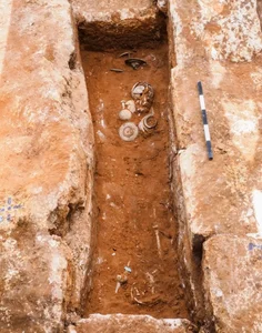 Ancient 1,900-Year-Old Tomb Reveals Mysterious Lion-Head Artifact - image 3