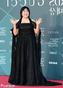 Red Carpet Glamour: Stars Shine at the 62nd Baeksang Arts Awards Gallery - image 7