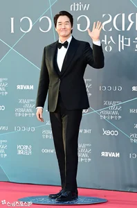 Red Carpet Glamour: Stars Shine at the 62nd Baeksang Arts Awards Gallery - image 10