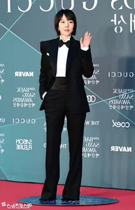 Red Carpet Glamour: Stars Shine at the 62nd Baeksang Arts Awards Gallery - image 5