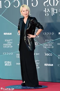 Red Carpet Glamour: Stars Shine at the 62nd Baeksang Arts Awards Gallery - image 36
