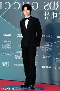 Red Carpet Glamour: Stars Shine at the 62nd Baeksang Arts Awards Gallery - image 20