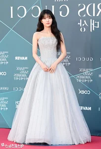 Red Carpet Glamour: Stars Shine at the 62nd Baeksang Arts Awards Gallery - image 54