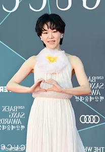 Red Carpet Glamour: Stars Shine at the 62nd Baeksang Arts Awards Gallery - image 0