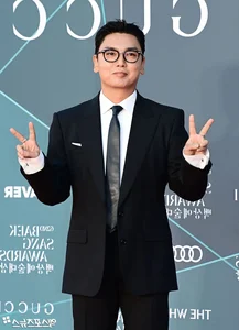 Red Carpet Glamour: Stars Shine at the 62nd Baeksang Arts Awards Gallery - image 45