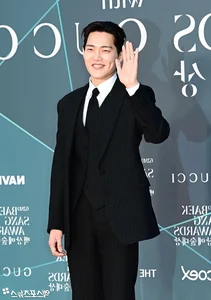 Red Carpet Glamour: Stars Shine at the 62nd Baeksang Arts Awards Gallery - image 15